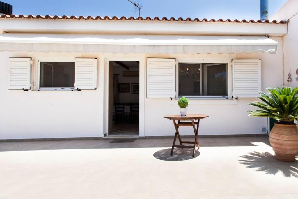 Beautiful Holiday House Near The Sea 锡西 外观 照片
